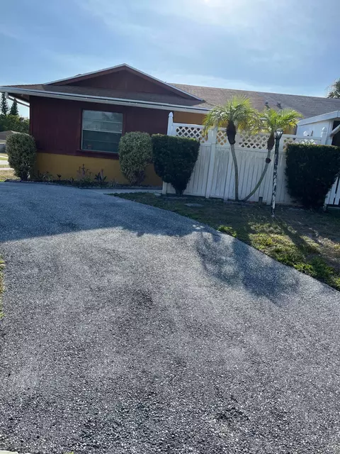 8679 Pluto Ter, West Palm Beach, FL 33403