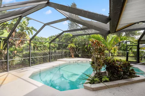 620 SE Stow Ter, Port Saint Lucie, FL 34984