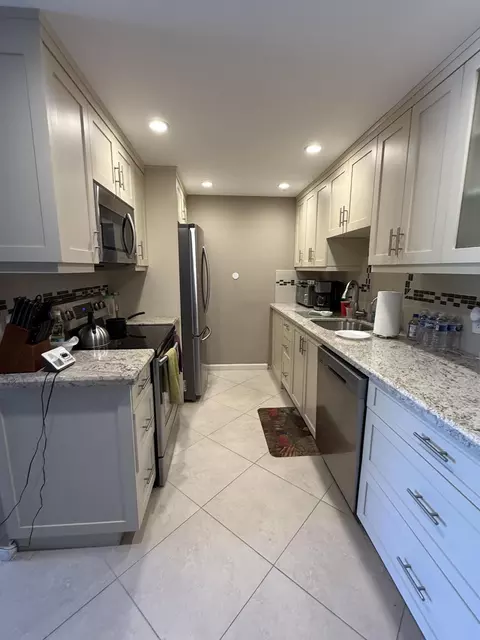 1008 Wolverton A, Boca Raton, FL 33434 photo 3
