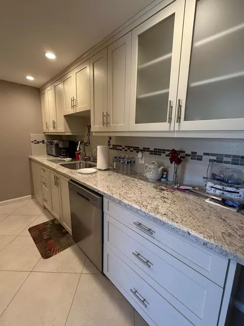 1008 Wolverton A, Boca Raton, FL 33434 photo 6