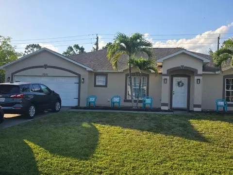 2221 SW Edison Cir, Port Saint Lucie, FL 34953