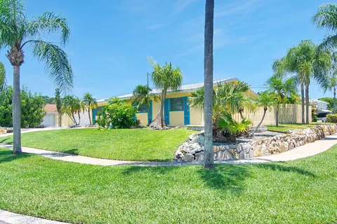 360 Saturn Ave, Tequesta, FL 33469 photo 3
