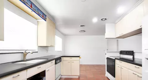 360 Saturn Ave, Tequesta, FL 33469 photo 6