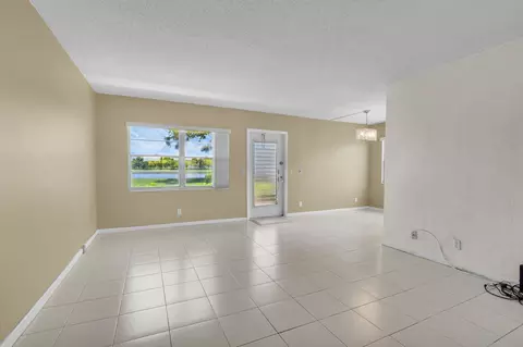 47 Preston B, Boca Raton, FL 33434 photo 5