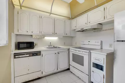 47 Preston B, Boca Raton, FL 33434 photo 6