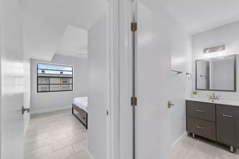 Bath - 234 Capri E, Delray Beach, FL 33484 photo 3 of 5