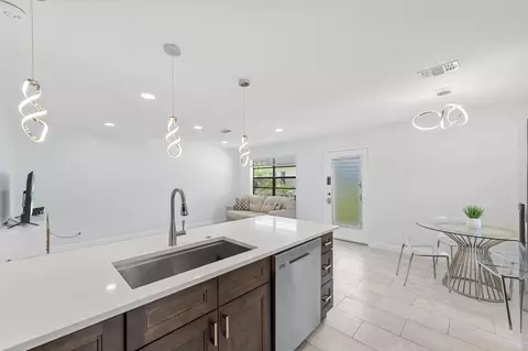 Kitchen - 234 Capri E, Delray Beach, FL 33484 photo 4 of 5