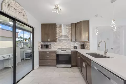 Kitchen - 234 Capri E, Delray Beach, FL 33484 photo 3 of 5