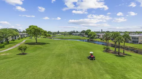 View/Area - 234 Capri E, Delray Beach, FL 33484 photo 3 of 16