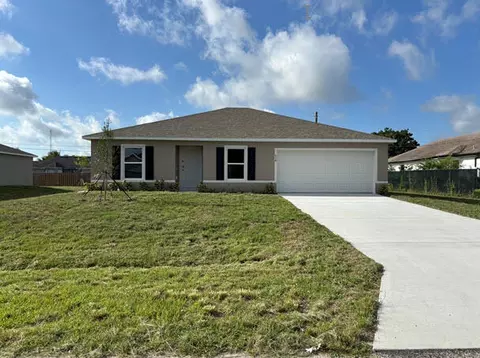 934 SW Mcdevitt Ave, Port Saint Lucie, FL 34953
