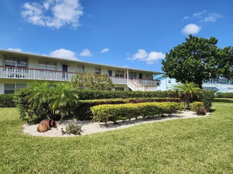 82 Camden #D, West Palm Beach, FL 33417