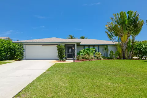 2301 SE Patio Cir, Port Saint Lucie, FL 34952