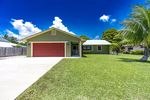 2569 SE Grand Dr, Port Saint Lucie, FL 34952
