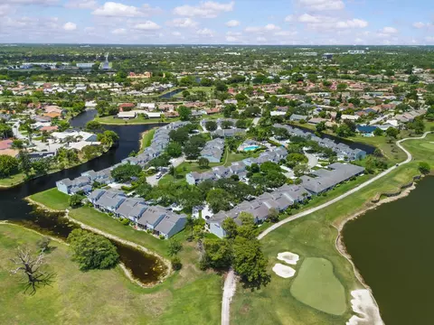 8415 NW 78th Ct, Tamarac, FL 33321