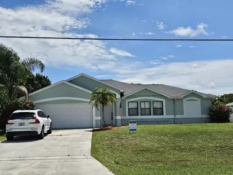 389 SE Whitmore Dr, Port Saint Lucie, FL 34984
