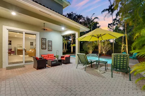 127 Via Castilla, Jupiter, FL 33458 photo 2