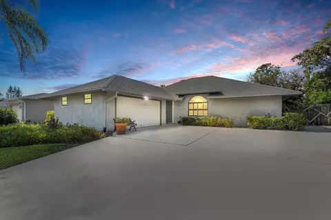 2356 SE Calcutta Cir, Port Saint Lucie, FL 34952
