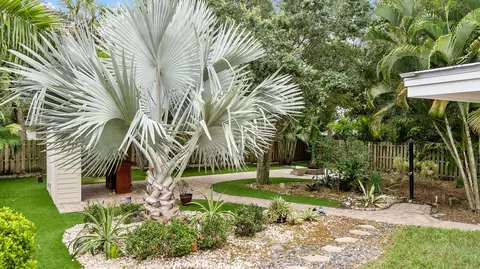 709 SW Bryant Ave, Stuart, FL 34994 photo 7