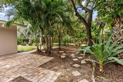 709 SW Bryant Ave, Stuart, FL 34994 photo 6
