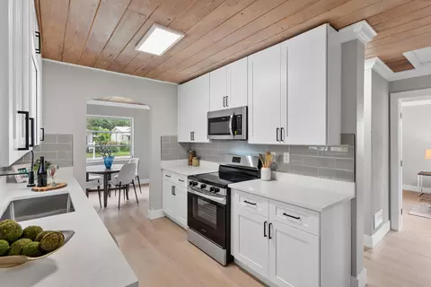 709 SW Bryant Ave, Stuart, FL 34994 photo 9
