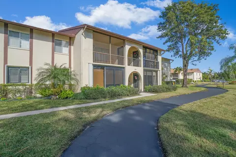 326 Knotty Pine Cir #C-1, Greenacres, FL 33463
