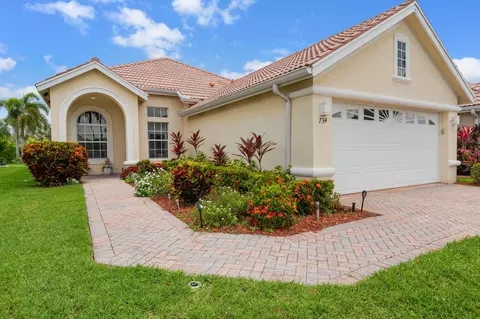 734 SW Aruba Bay, Port Saint Lucie, FL 34986