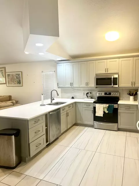 321 Broward Ave, Greenacres, FL 33463