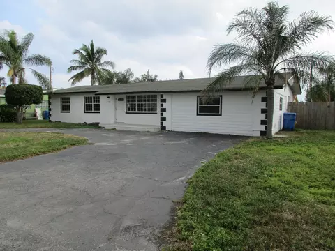 806 Minnesota St, Lantana, FL 33462