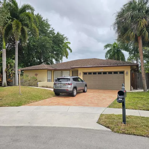 21521 Cavandish Rd, Boca Raton, FL 33433