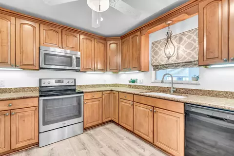715 SE Alamanda Way, Stuart, FL 34996 photo 12