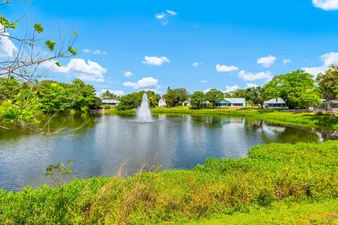 715 SE Alamanda Way, Stuart, FL 34996 photo 4