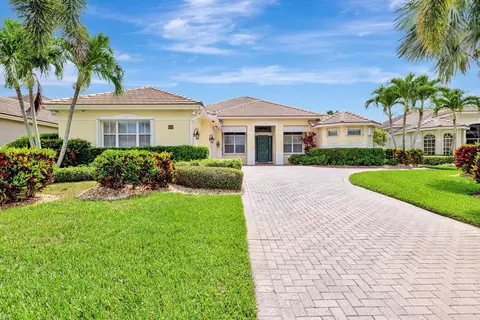 699 SW River Bend Cir, Stuart, FL 34997
