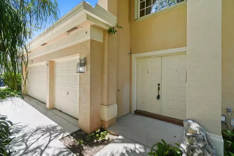575 Scrubjay Ln, Jupiter, FL 33458 photo 3