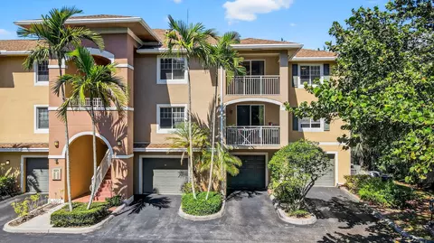 6511 Emerald Dunes Dr #304, West Palm Beach, FL 33411