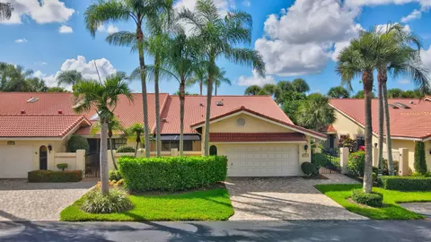 574 Emerald Way E, Deerfield Beach, FL 33442