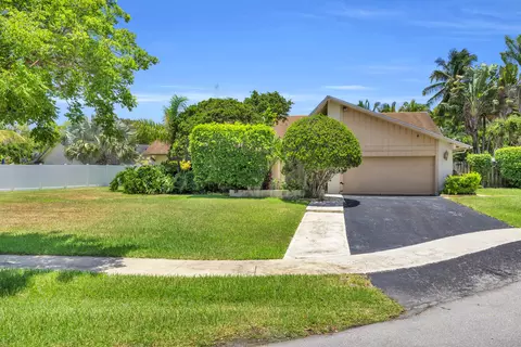 9070 NW 16th St, Plantation, FL 33322