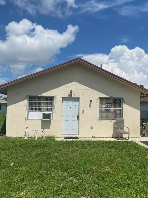 1310 W 24th St, Riviera Beach, FL 33404