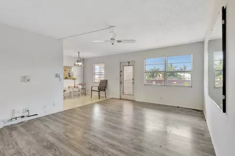 3075 Guildford E, Boca Raton, FL 33434 photo 3
