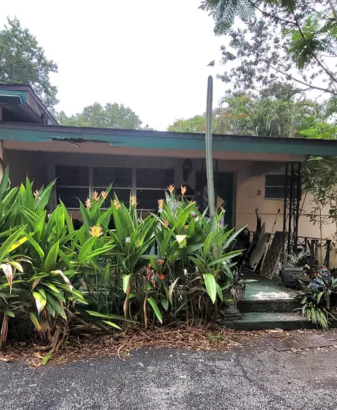 812 Garden Ct, Plantation, FL 33317