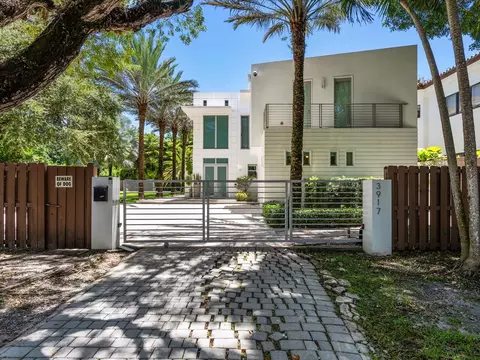 3917 S Le Jeune Rd, Miami, FL 33146