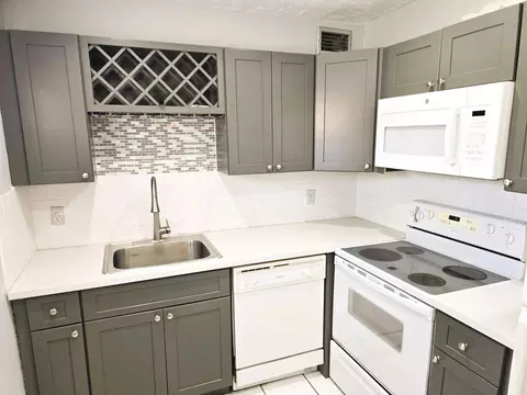 89 Saxony B #B, Delray Beach, FL 33446