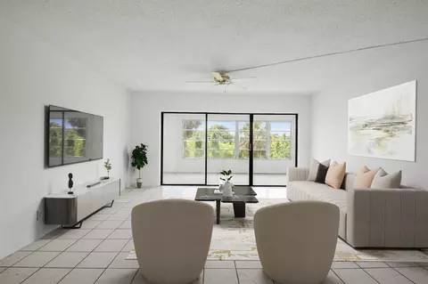 9235 SW 8th St #314, Boca Raton, FL 33428