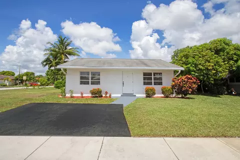 7609 NW 70 Ave, Tamarac, FL 33321