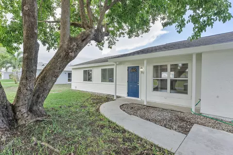 1041 SE Spinnaker, Port Saint Lucie, FL 34983