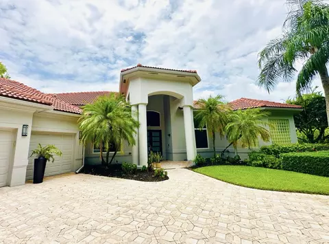 833 Forest Glen Ln, Wellington, FL 33414
