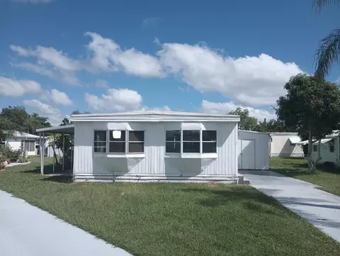 5 Florencia Ln, Port Saint Lucie, FL 34952