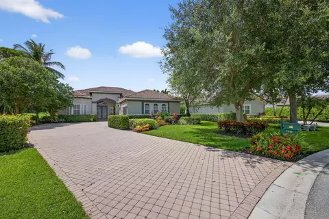 7411 Ironhorse Blvd, West Palm Beach, FL 33412