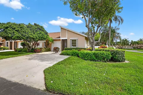 8129 Springtree Rd, Boca Raton, FL 33496 photo 2