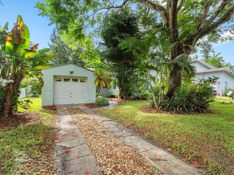 125 South Dr, Miami Springs, FL 33166