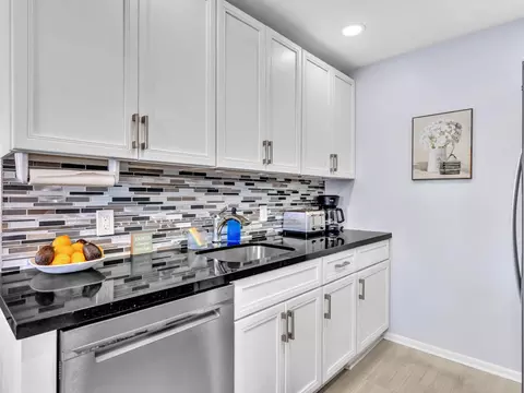 2083 Guildford E, Boca Raton, FL 33434 photo 22
